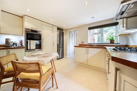 2 bedroom end of terrace house for sale, Blackheath Lane, Blackheath, Guildford