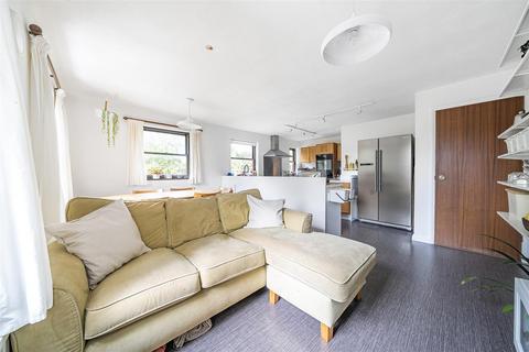 Underhayes Balls Farm Road, Ide, Exeter, EX2 9RA