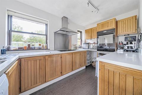 Underhayes Balls Farm Road, Ide, Exeter, EX2 9RA