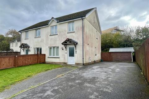 3 bedroom semi-detached house for sale, Clos Gwyn, Tumble, Llanelli