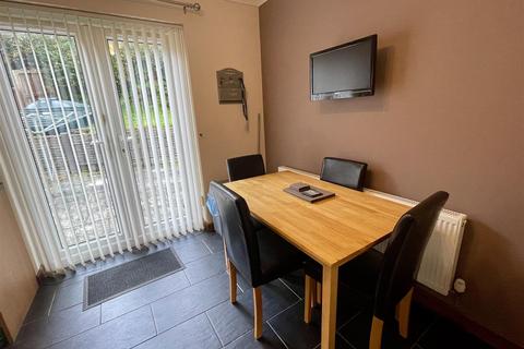 5 Clos Gwyn, Tumble, Llanelli, SA14 6AJ