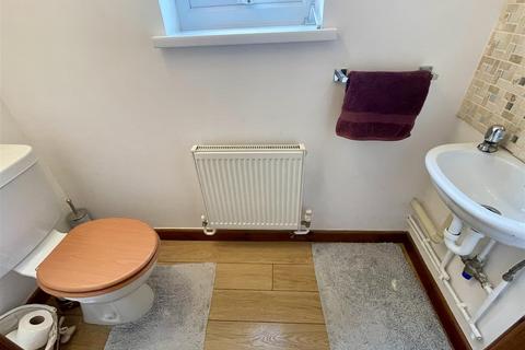 5 Clos Gwyn, Tumble, Llanelli, SA14 6AJ