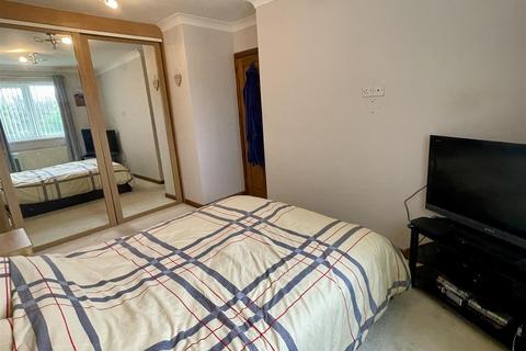 5 Clos Gwyn, Tumble, Llanelli, SA14 6AJ