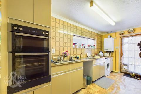 2 bedroom chalet for sale, Hammond Close, Sprowston, Norwich