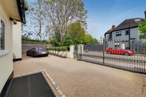 5 bedroom detached house to rent, Parke Road, Barnes, London