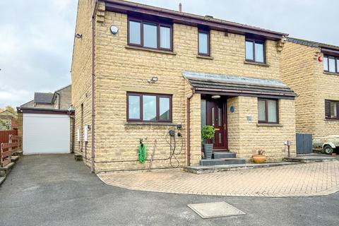 4 bedroom detached house for sale, Moor Close, Huddersfield HD4