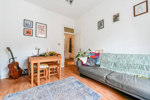 1 bedroom flat to rent, Northchurch Road, Islington, London, N1