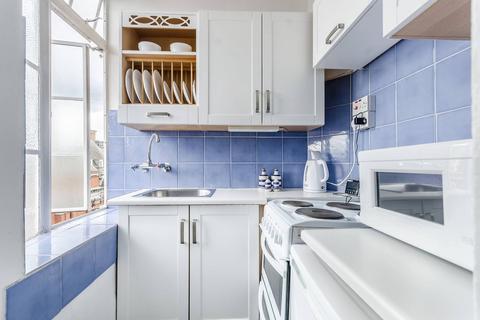 Studio to rent, Upper Woburn Place, Bloomsbury, London, WC1H