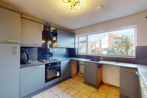 3 bedroom semi-detached house to rent, Darwin Close, Stamford