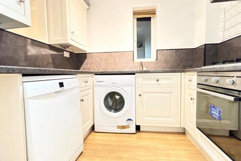 1 bedroom end of terrace house to rent, Chiltern Avenue