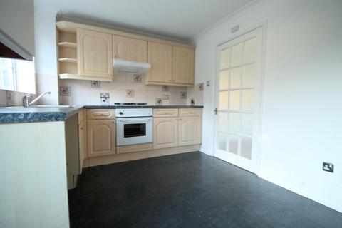 2 bedroom end of terrace house to rent, Harmans Drive