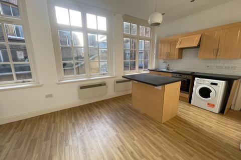 1 bedroom apartment to rent, Bute Street - Central Luton - duplex split level one bed with courtyard - LU1