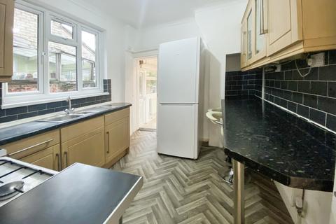 4 bedroom terraced house to rent, Montgomerie Road, Southsea