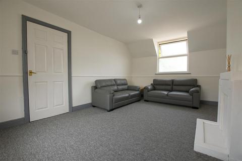 5 bedroom flat to rent, Oak Tree Lane, Birmingham B29