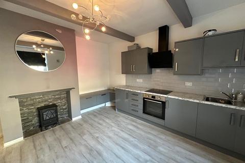 2 bedroom terraced house to rent, Saddleworth Road, Greetland, Halifax