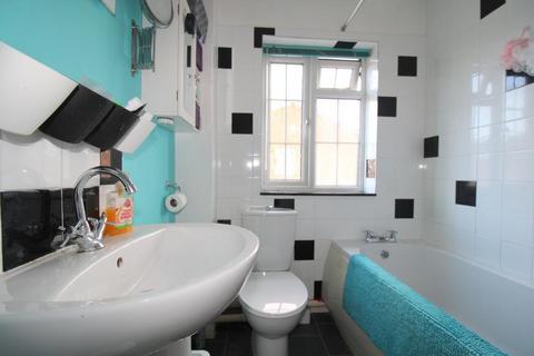 24 Laxton Close, Luton, LU2 8SJ