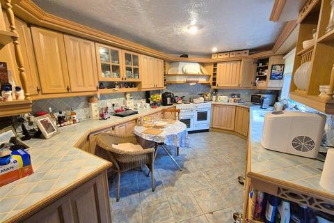 5 bedroom detached bungalow for sale, Tremezzo, Luston, Leominster, Herefordshire, HR6 0EB