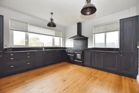 13 Avenue Road, Hurst Green, Clitheroe, BB7 9QB