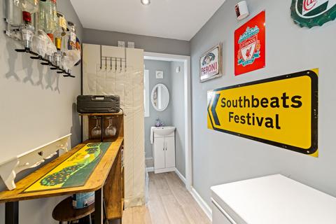 51 Eastfields, Folkestone, CT19 5RU