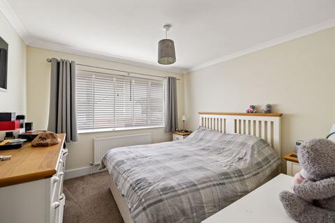 51 Eastfields, Folkestone, CT19 5RU