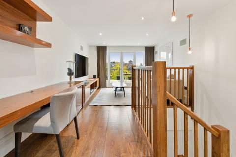 3 bedroom penthouse to rent, Green Street, Mayfair, London