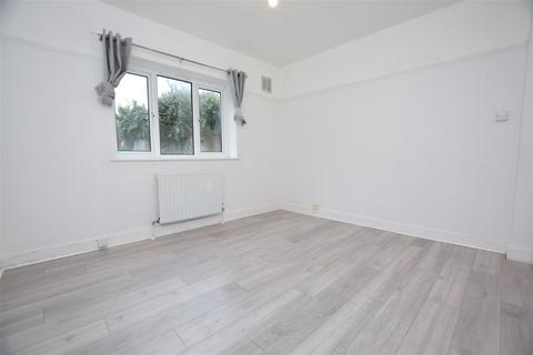 2 bedroom flat for sale, Baltic Close, Colliers Wood SW19