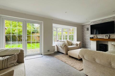 4 bedroom detached house for sale, Shaftesbury Crescent, Surrey TW18