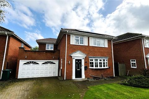 4 bedroom detached house for sale, Shaftesbury Crescent, Surrey TW18