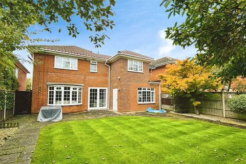 4 bedroom detached house for sale, Shaftesbury Crescent, Surrey TW18