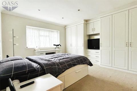 4 bedroom detached house for sale, Shaftesbury Crescent, Surrey TW18