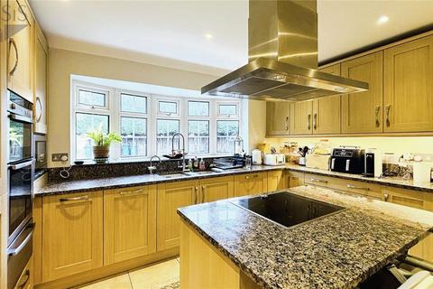 4 bedroom detached house for sale, Shaftesbury Crescent, Surrey TW18