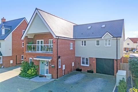 5 bedroom detached house for sale, Alice Gardens, Rochford, Essex, SS4