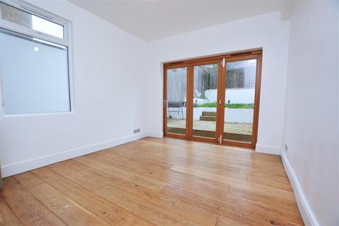 4 bedroom semi-detached house to rent, Southcroft Road, Tooting SW16