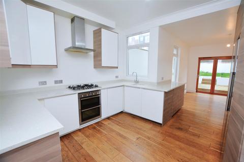 4 bedroom semi-detached house to rent, Southcroft Road, Tooting SW16