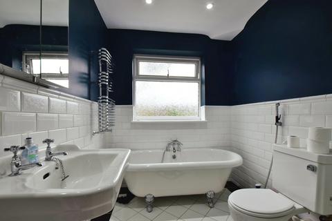 13 Heyridge Drive, Manchester, M22 4HB
