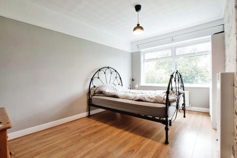 13 Heyridge Drive, Manchester, M22 4HB