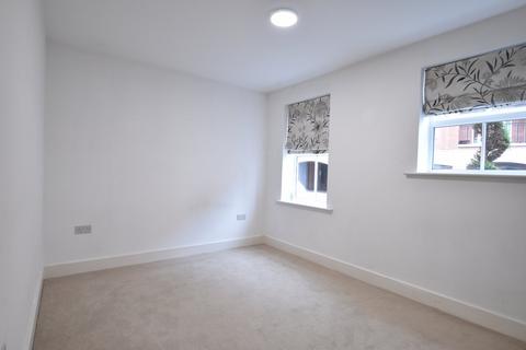 2 bedroom apartment to rent, Armstrong Drive, Worcestershire WR1