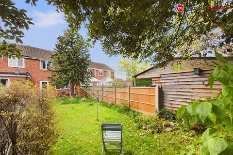 3 bedroom terraced house for sale, Gordon Close, St. Neots PE19