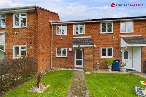 3 bedroom terraced house for sale, Gordon Close, St. Neots PE19