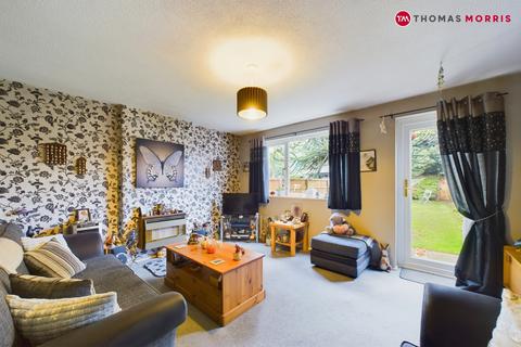 3 bedroom terraced house for sale, Gordon Close, St. Neots PE19