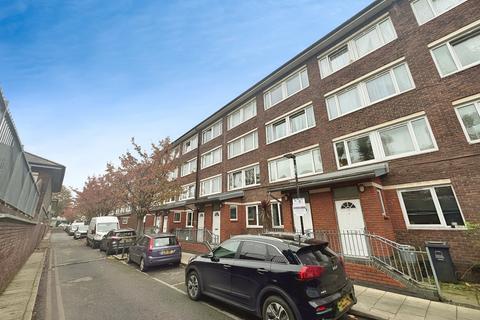 2 bedroom apartment to rent, Tolsford Road, London E5