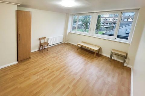 2 bedroom apartment to rent, Tolsford Road, London E5