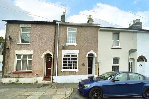 3 bedroom terraced house to rent, Dale Street, Kent ME4