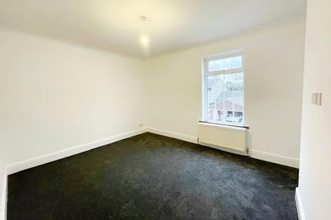 3 bedroom terraced house to rent, Dale Street, Kent ME4