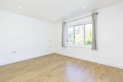 3 bedroom apartment to rent, NW3