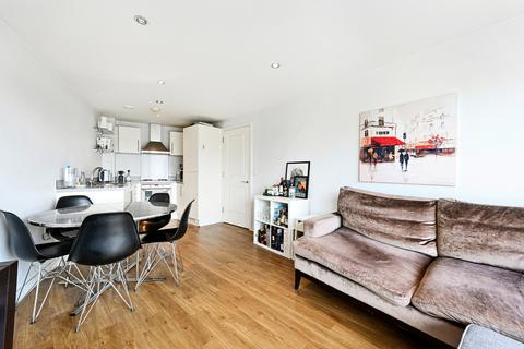 2 bedroom flat to rent, Bassett House, SW19