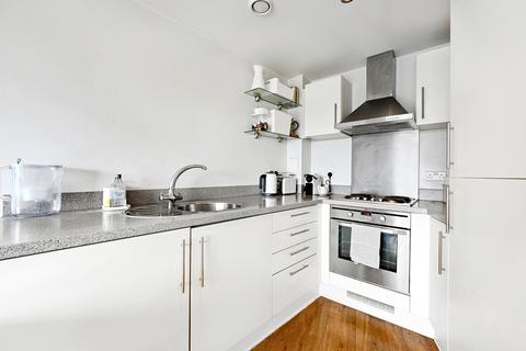 2 bedroom flat to rent, Bassett House, SW19