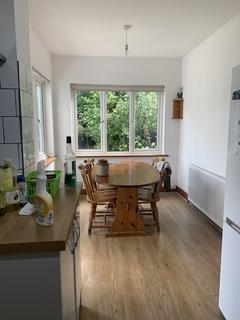 1 bedroom flat to rent, Revell Road- KINGSTON UPON THAMES