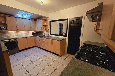 2 bedroom detached bungalow for sale, Canford Drive, Bradford, BD15