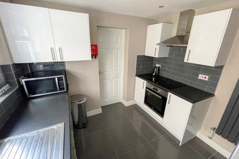 6 bedroom terraced house to rent, Empress Road, L7 8SF,